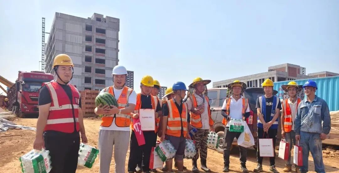 2025-08-07_情牵一线·心系职工丨远瞻赢实业（集团）开展夏季送清凉慰问活动_9.jpg